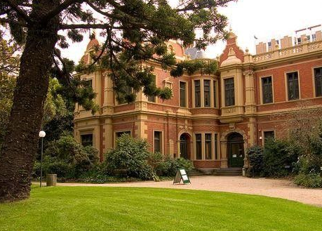 澳大利亚政府再次采取行动，将大学排除在救助范围之外